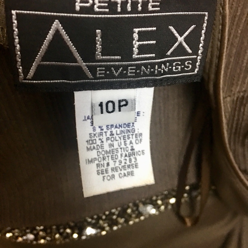 Women’s semi formal dress - Picture 5 of 5